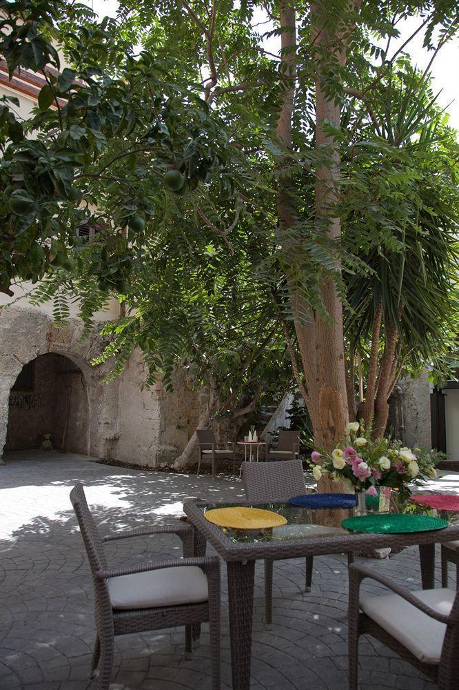 Frühstückspension Il Giardino Di Ballaro Boutique